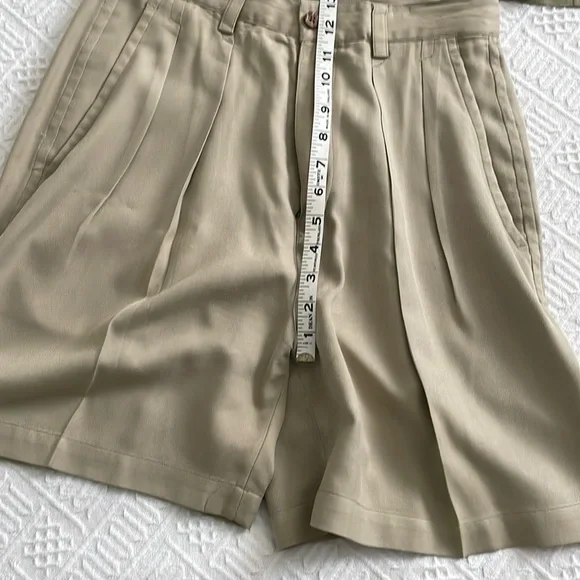 2 pc 100% silk Tommy Bahama floral Hawaiian Shirt Beige high rise Shorts Set - Picture 14 of 15